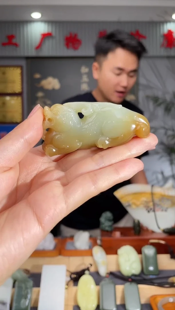 和田玉未镶嵌颈饰1