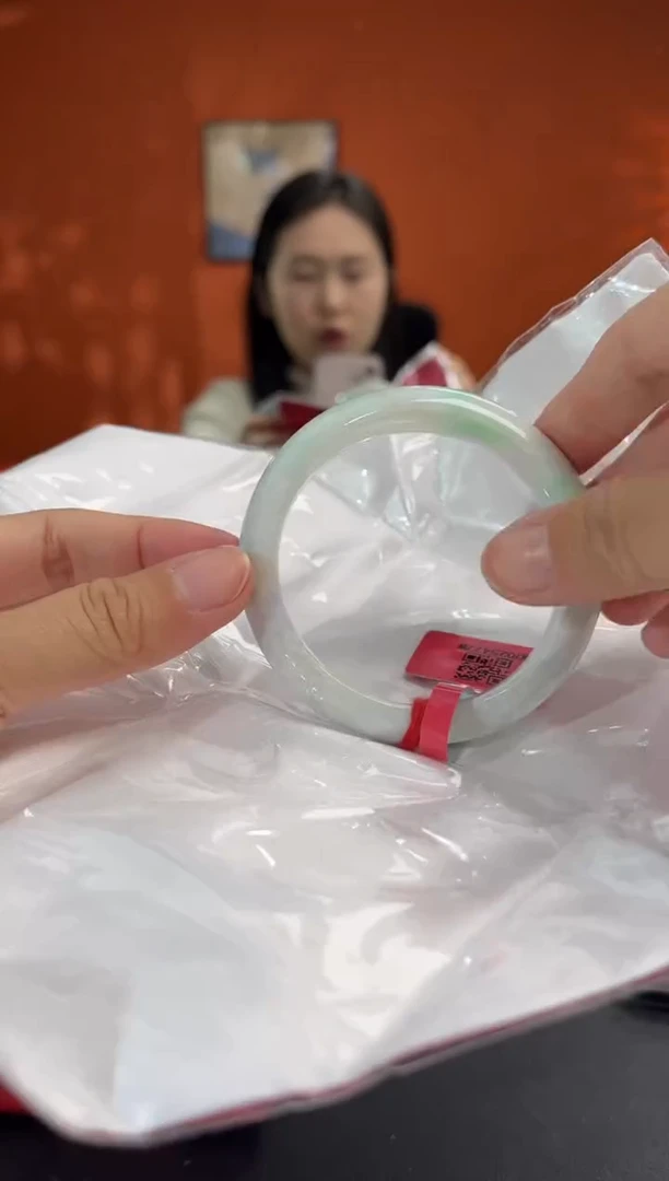 未镶嵌手镯翡翠5   55.6