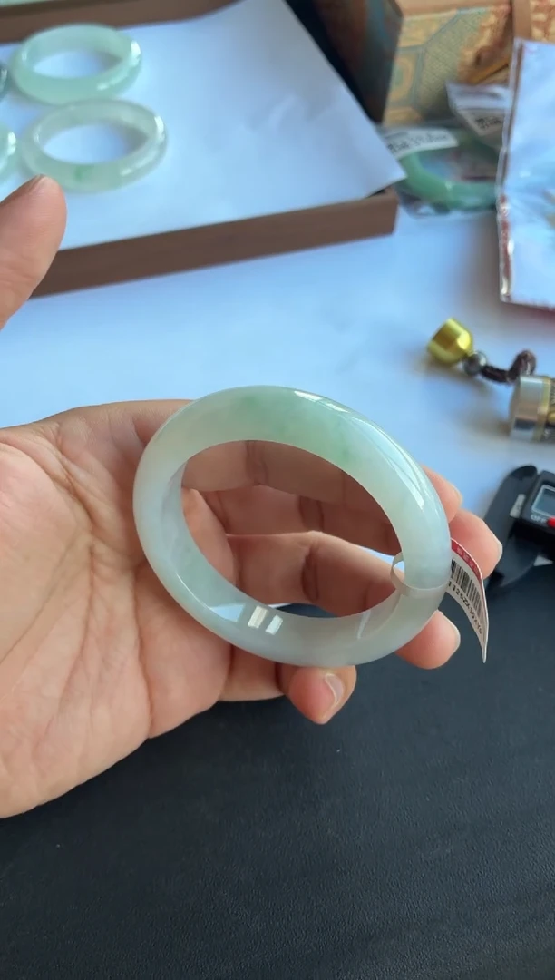 未镶嵌手镯翡翠28号57.2*12.2*8.9正圈