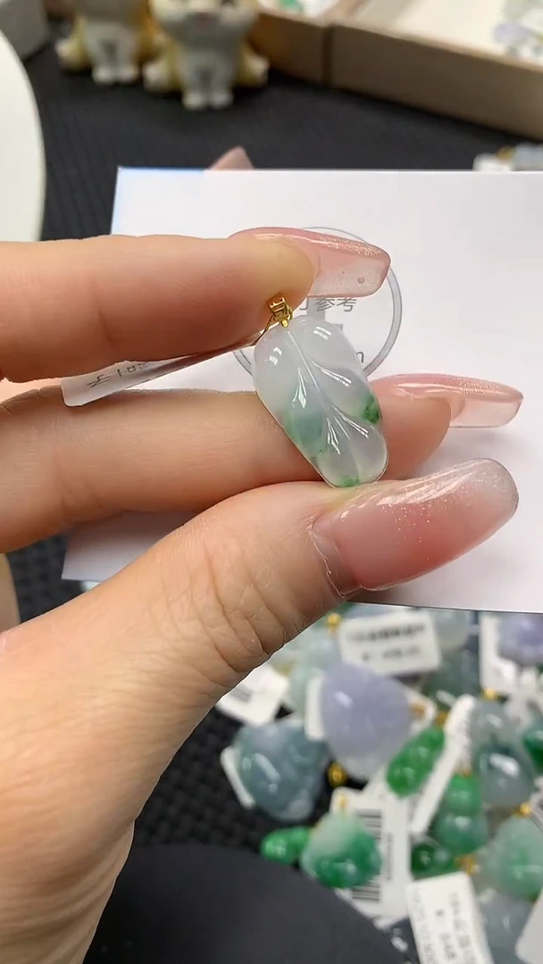 颈饰18K金镶嵌翡翠a货支持复检百元以上9元证书费自理