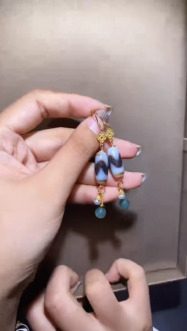 玛瑙/玉髓颈饰未镶嵌X牙牙耳环