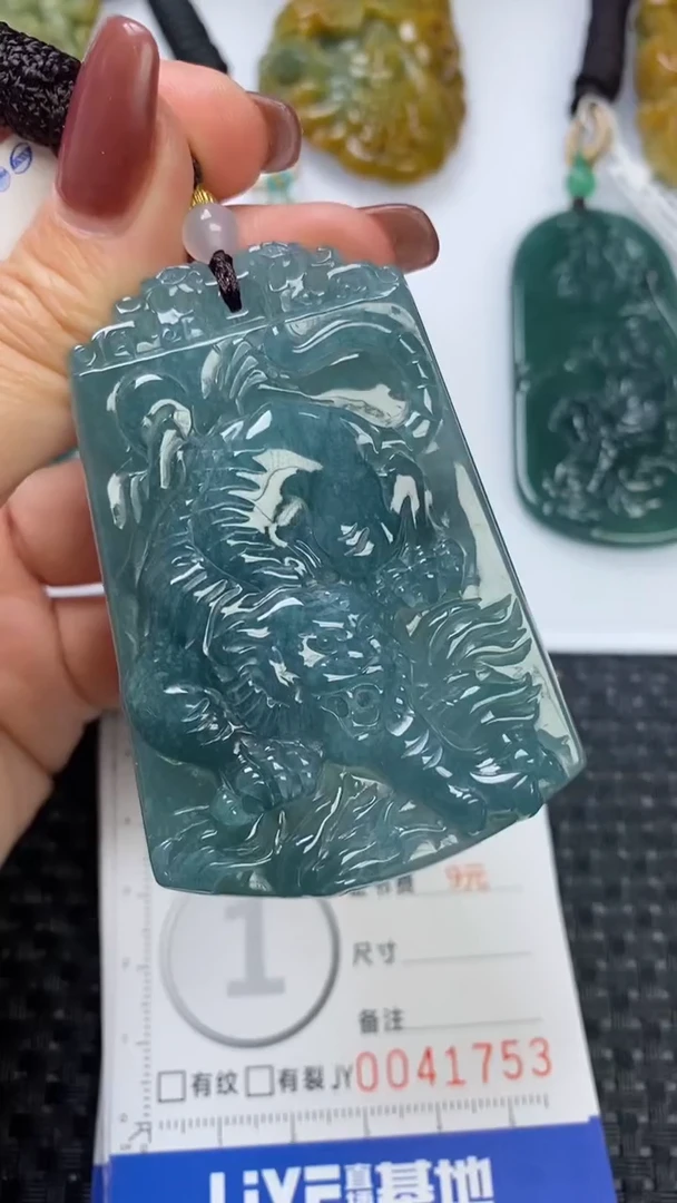 【闪购商品】翡翠颈饰未镶嵌1111111111111111