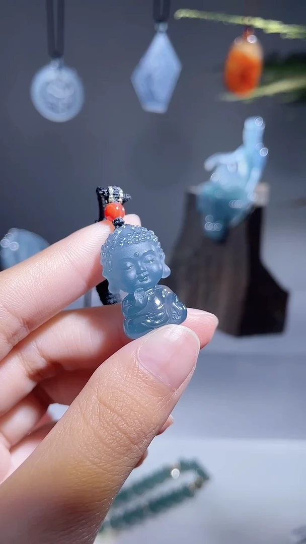 颈饰未镶嵌翡翠宝宝佛