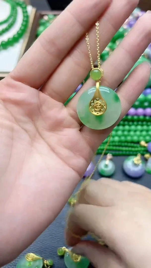 吊坠(赠链)未镶嵌翡翠飘花平安扣