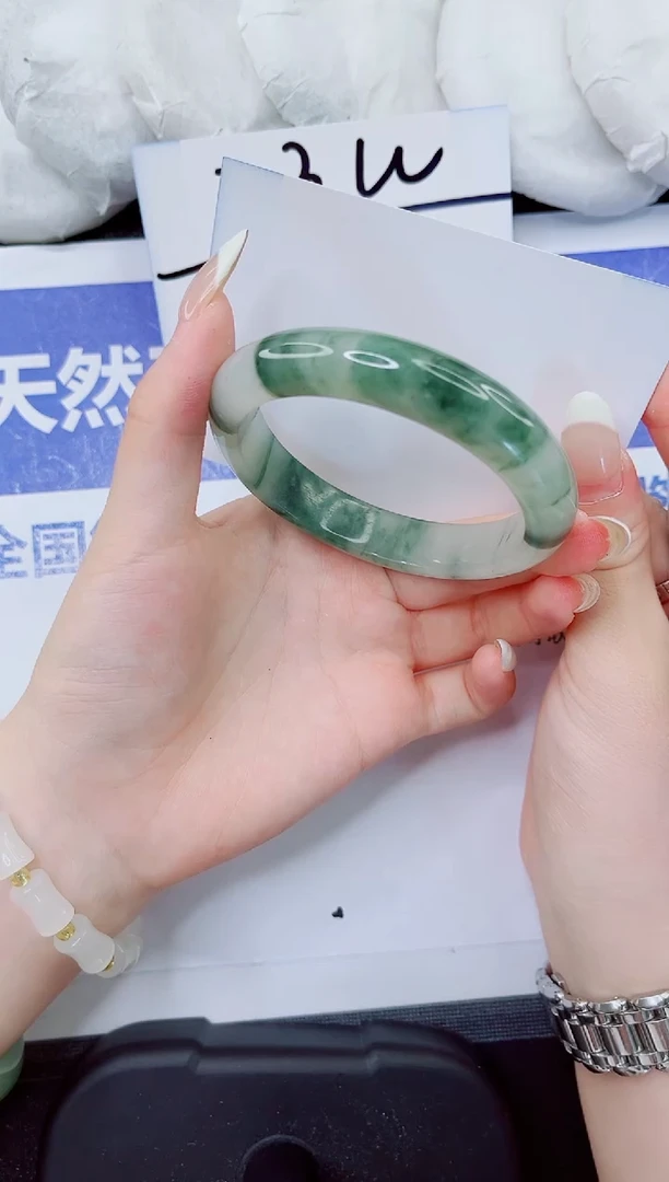 石英质玉手镯未镶嵌173-58