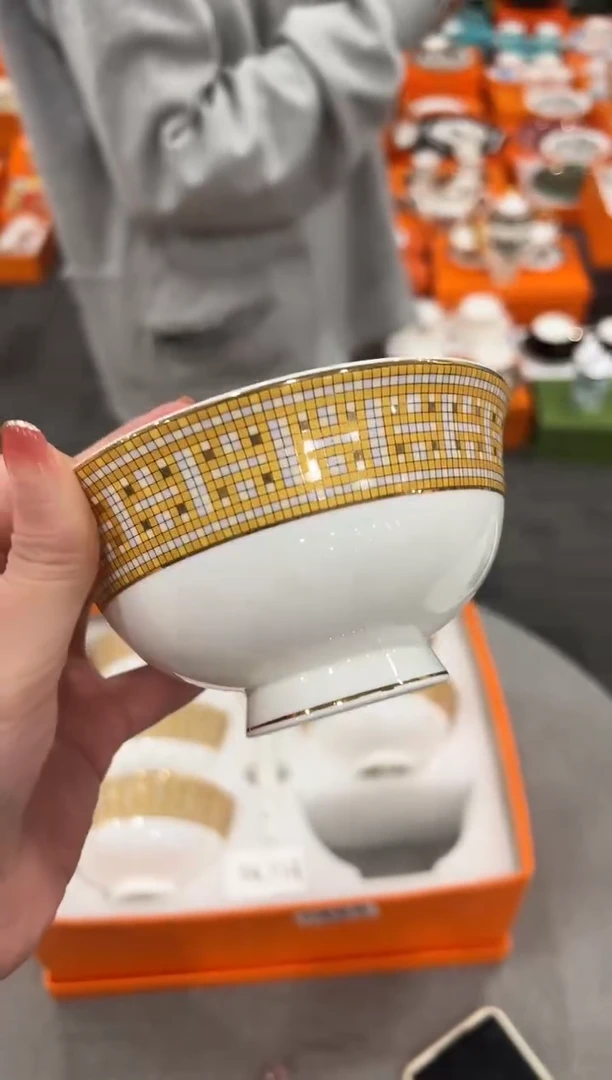 【闪购商品】杯H542--------------