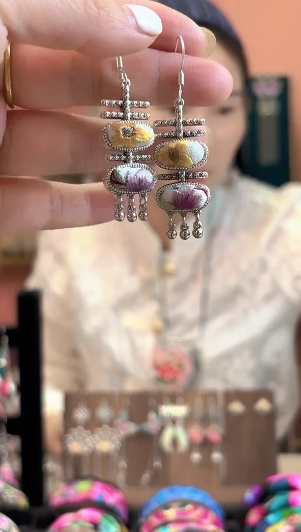 织绣艺枝独绣手工饰品341