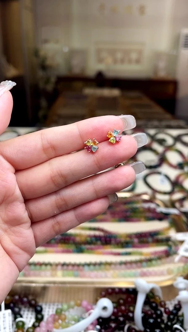 【闪购商品】碧玺/银S925镶嵌碧玺耳钉多样性发货