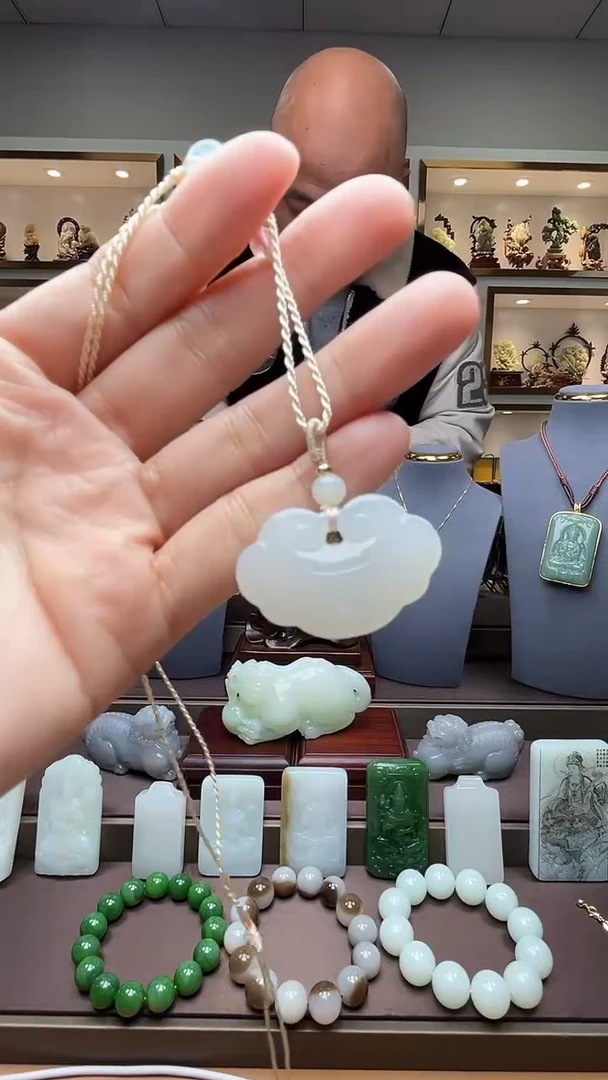 【闪购商品】和田玉颈饰未镶嵌苏