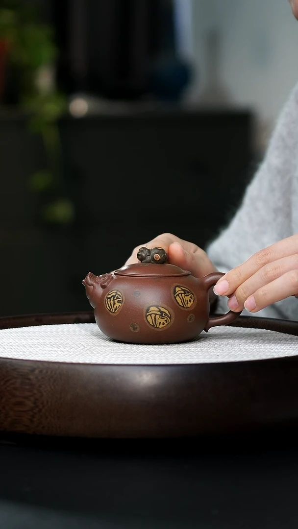 驴*ZYX-0019金猪纳福-紫泥绞泥-175cc