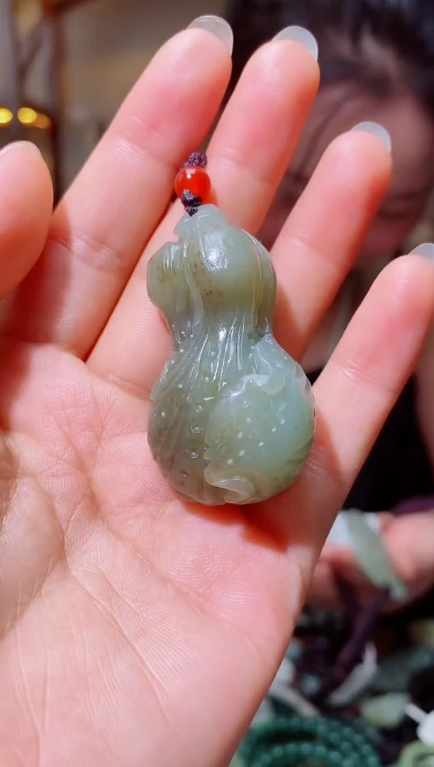 和田玉未镶嵌颈饰1