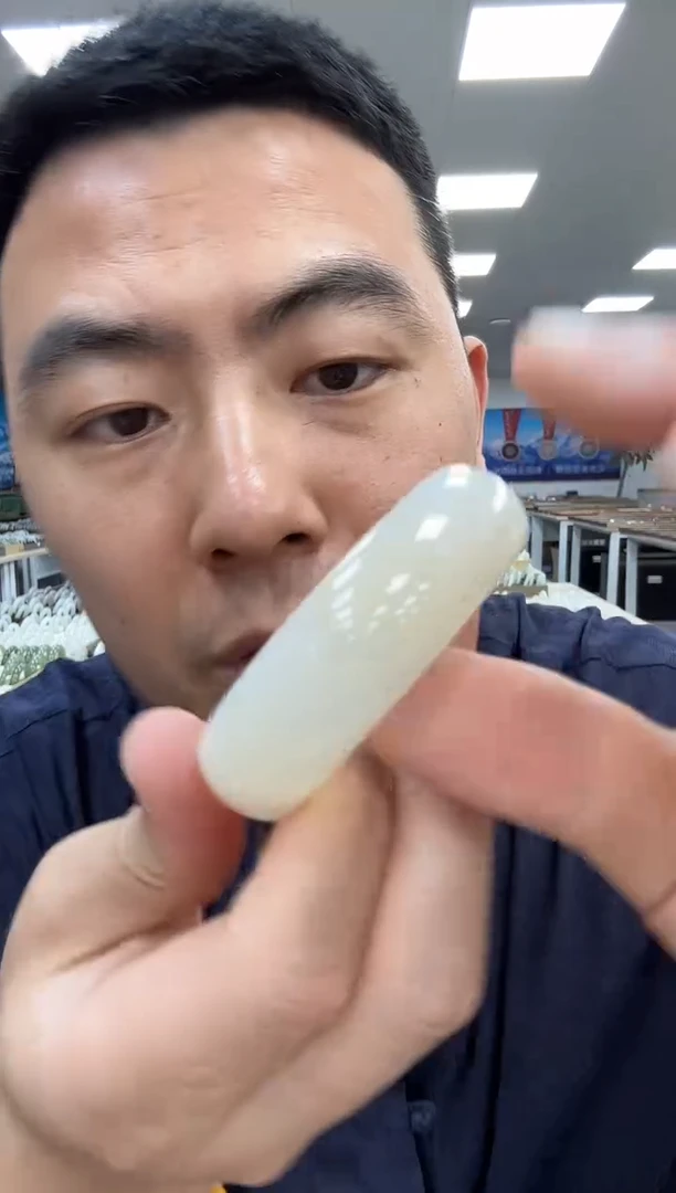 未镶嵌手镯和田玉野牛沟56-57  761