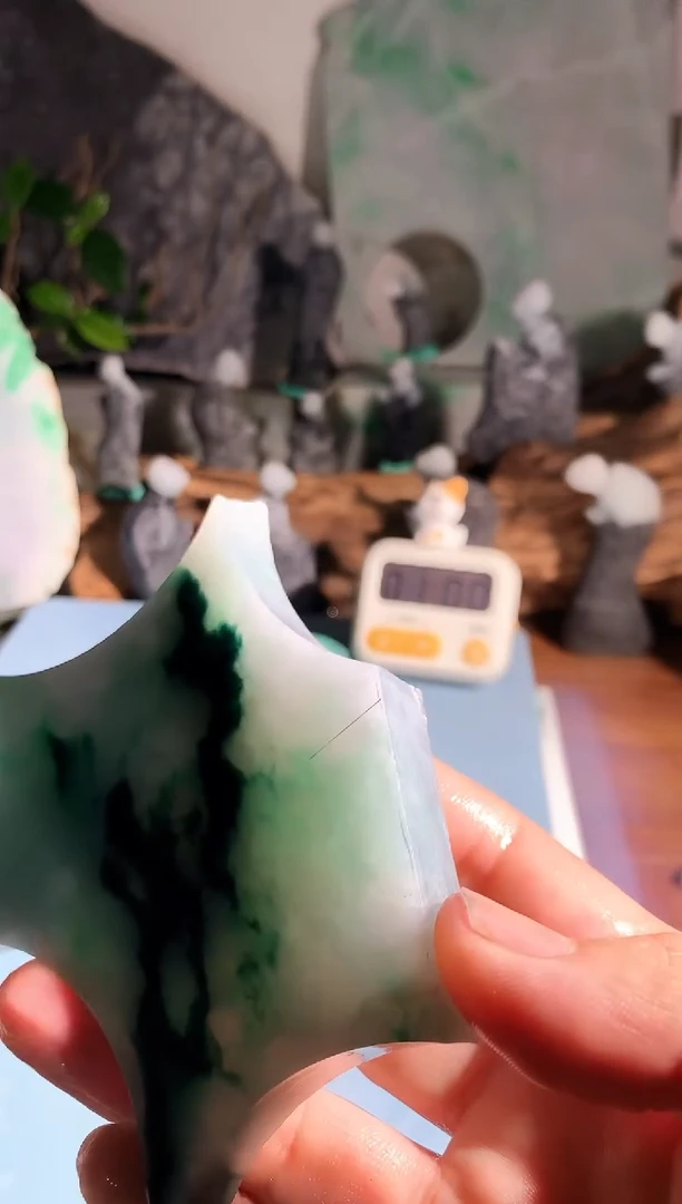 翡翠未镶嵌吊坠(不含链)背****)H267