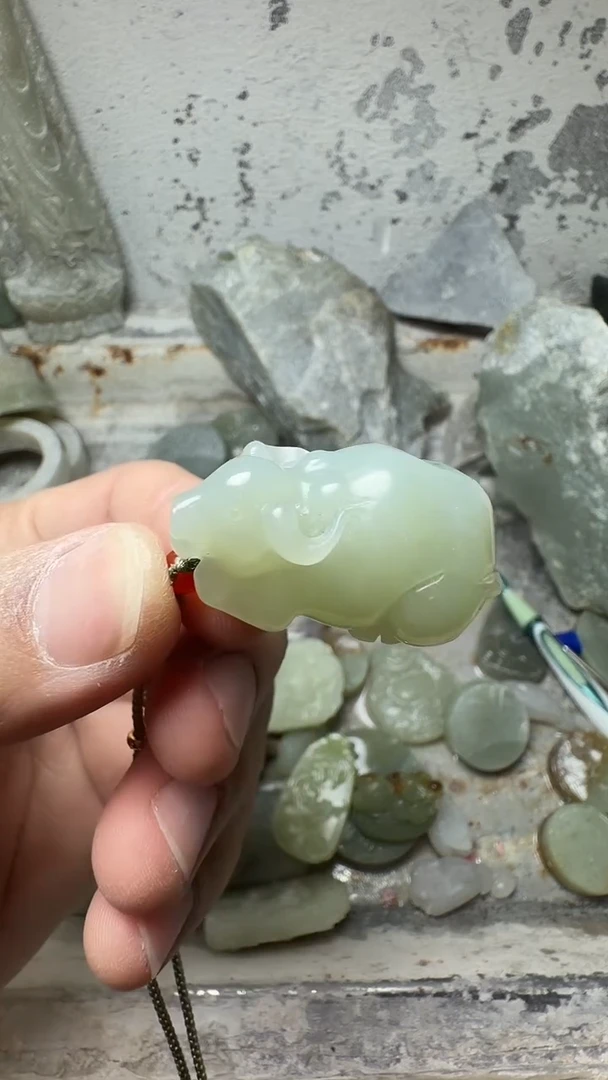 吊坠(赠链)未镶嵌和田玉牛