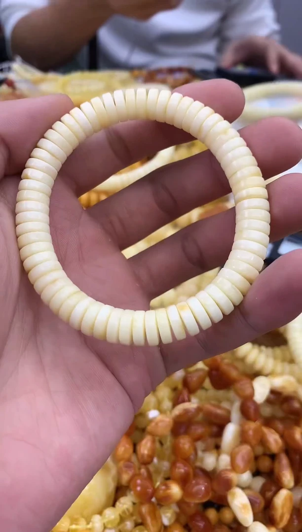 裸石蜜蜡未镶嵌手串