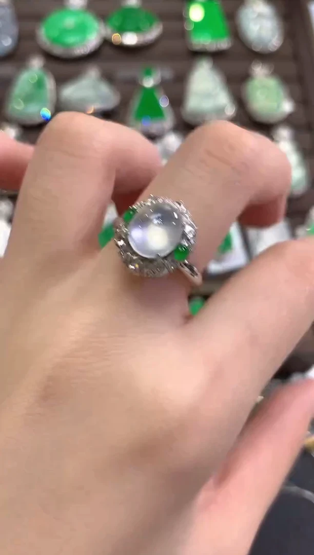 18K金镶嵌戒指翡翠秋日珠宝W92