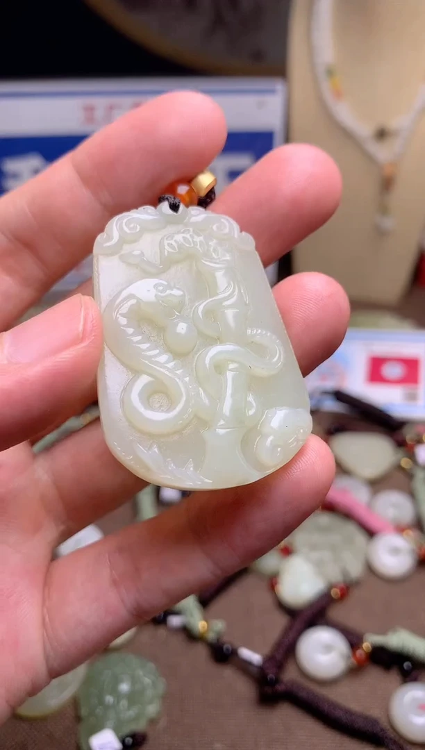 颈饰未镶嵌和田玉1