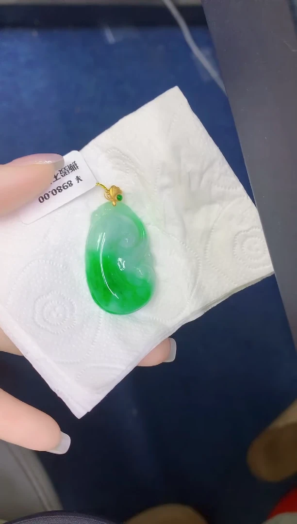 颈饰18K金镶嵌翡翠缅甸天然翡翠A货