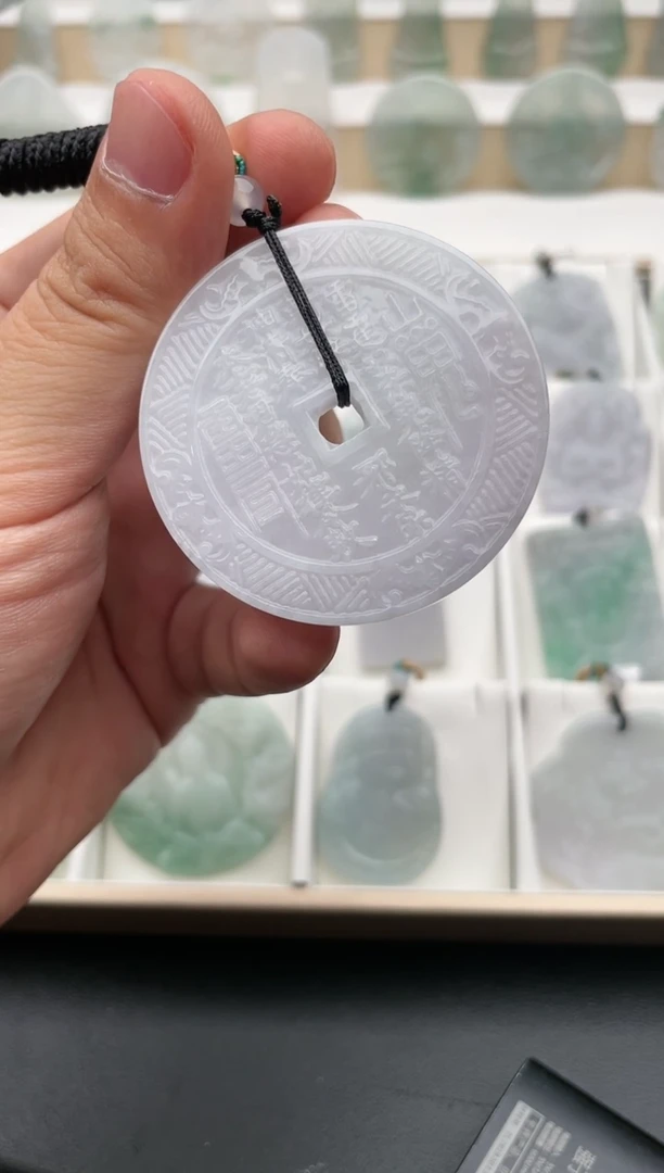 翡翠未镶嵌颈饰..../5/10/  53