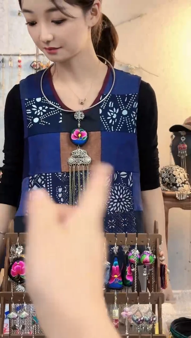 织绣彩云南阁非遗老绣饰品546