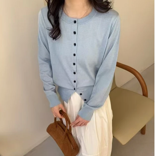 《好兮好》2025春季新款简约圆领针织开衫女纯色百搭长袖上衣69167