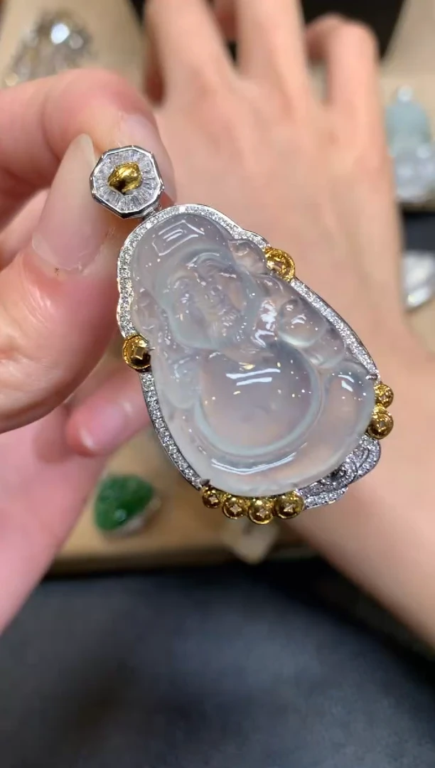 【闪购商品】翡翠颈饰18K金镶嵌财神爷【无服务费】