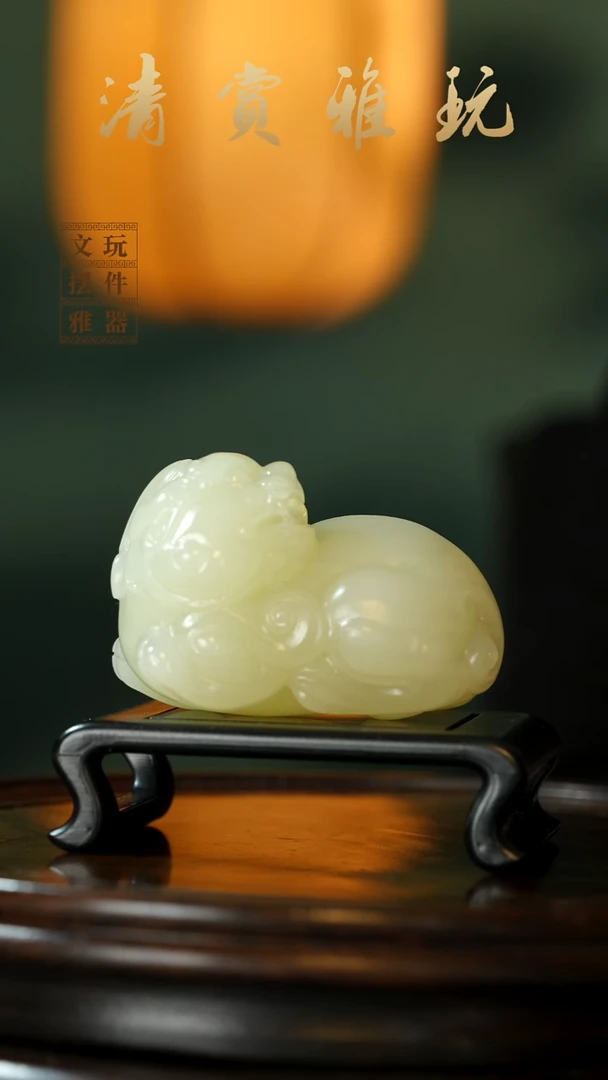 玉《扭头貔貅》手把件摆件