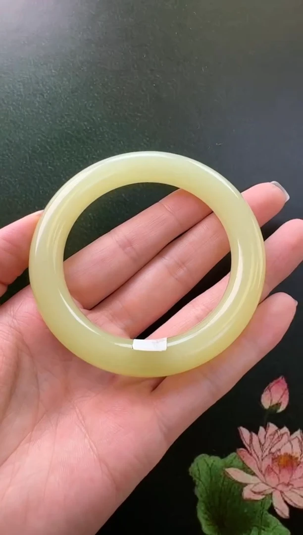 未镶嵌手镯和田玉手镯