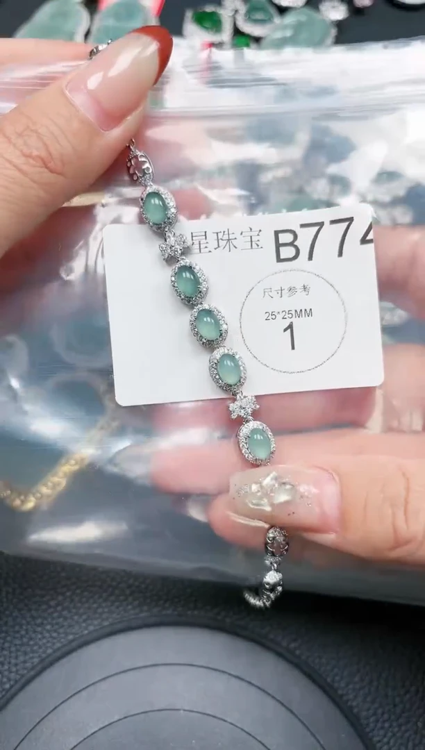 【闪购商品】翡翠颈饰未镶嵌送皮绳774