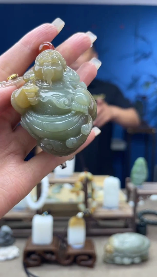 和田玉未镶嵌颈饰1