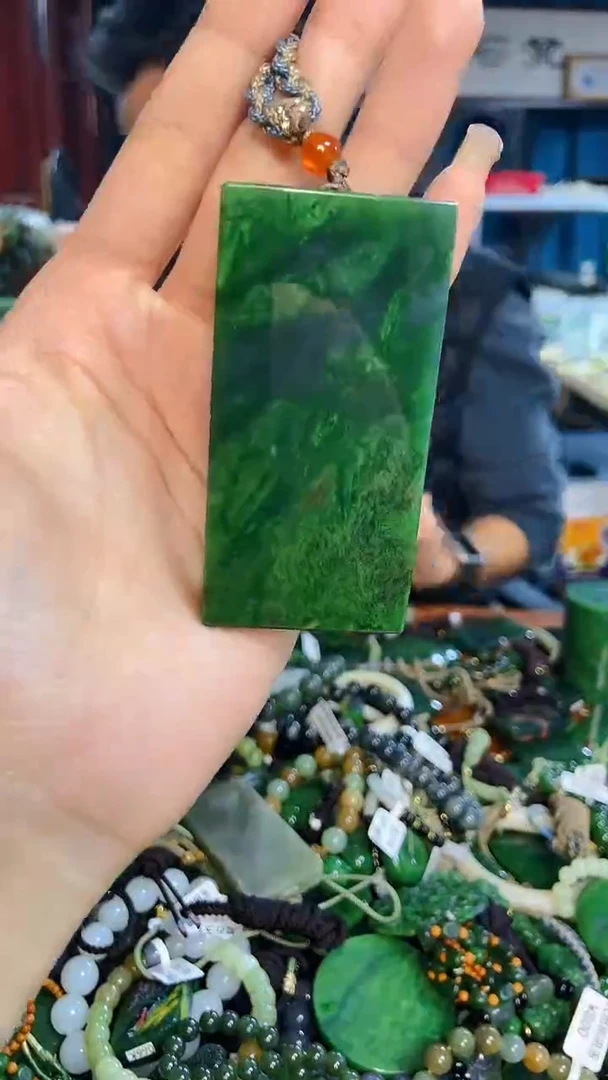 未镶嵌和田玉挂件1