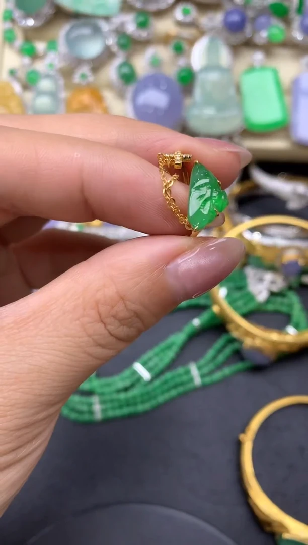 【闪购商品】翡翠戒指18K金镶嵌205中国好珍宝