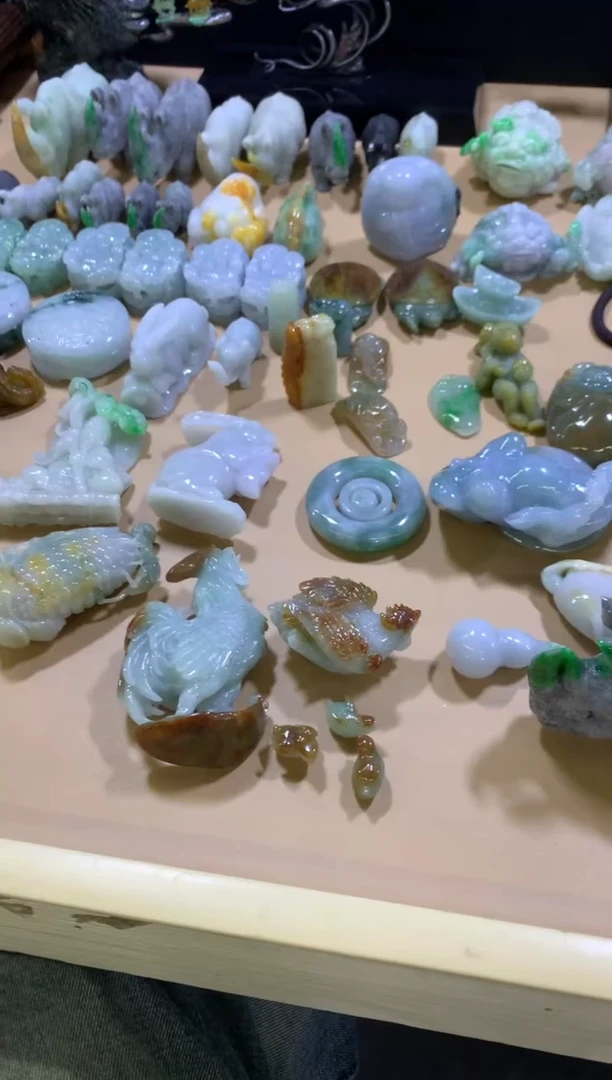 未镶嵌挂件翡翠落***情翡翠摆件