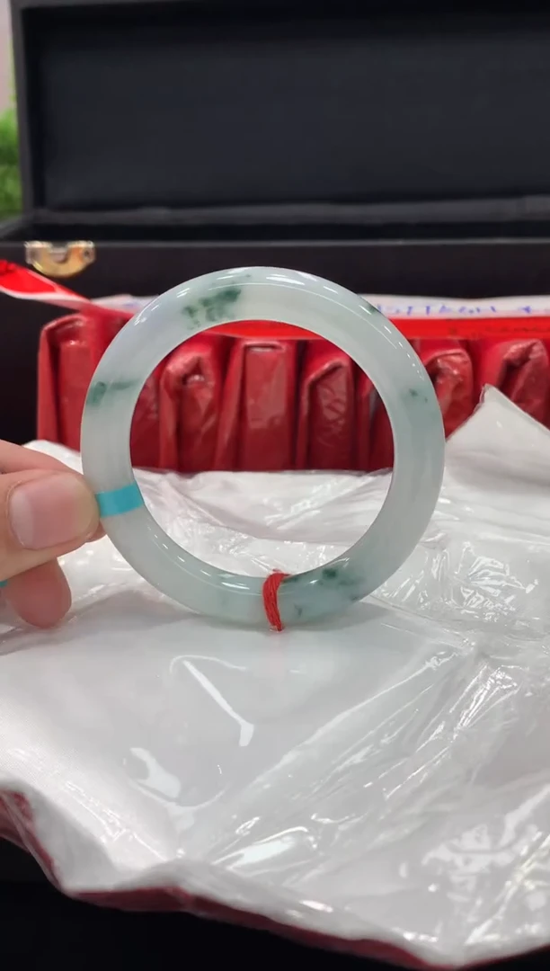 未镶嵌手镯翡翠翡翠手镯