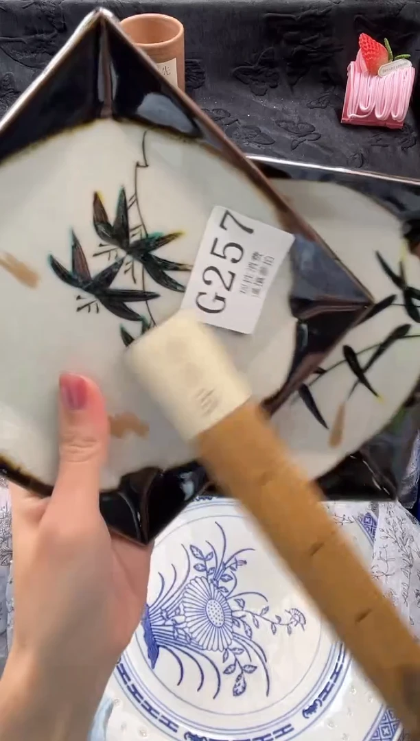 瓷片静*然       G257