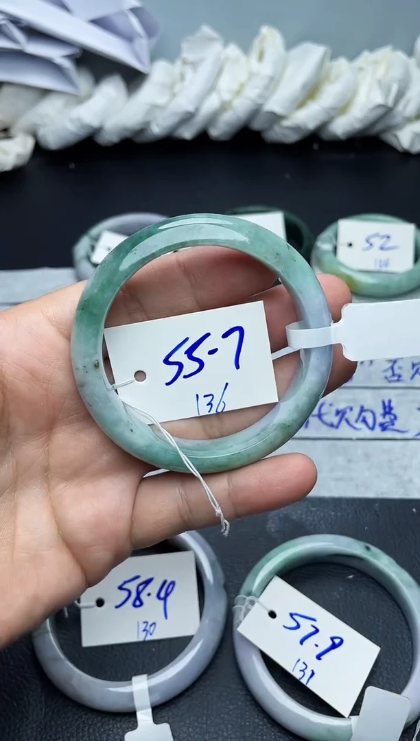 未镶嵌手镯翡翠136