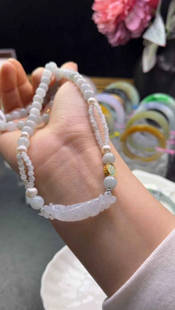 颈饰未镶嵌翡翠雕刻珠链玉璜