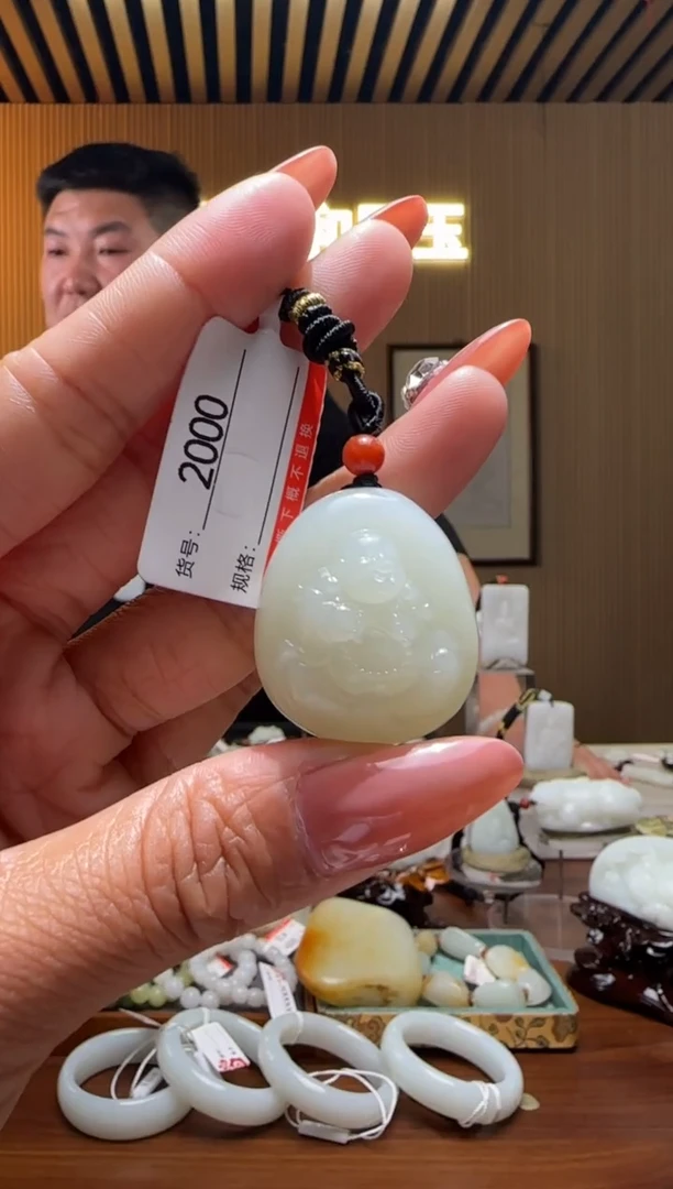 颈饰未镶嵌和田玉0