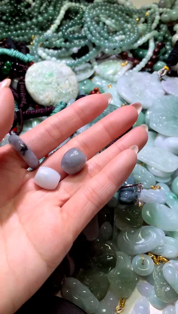 吊坠(不含链)未镶嵌翡翠1