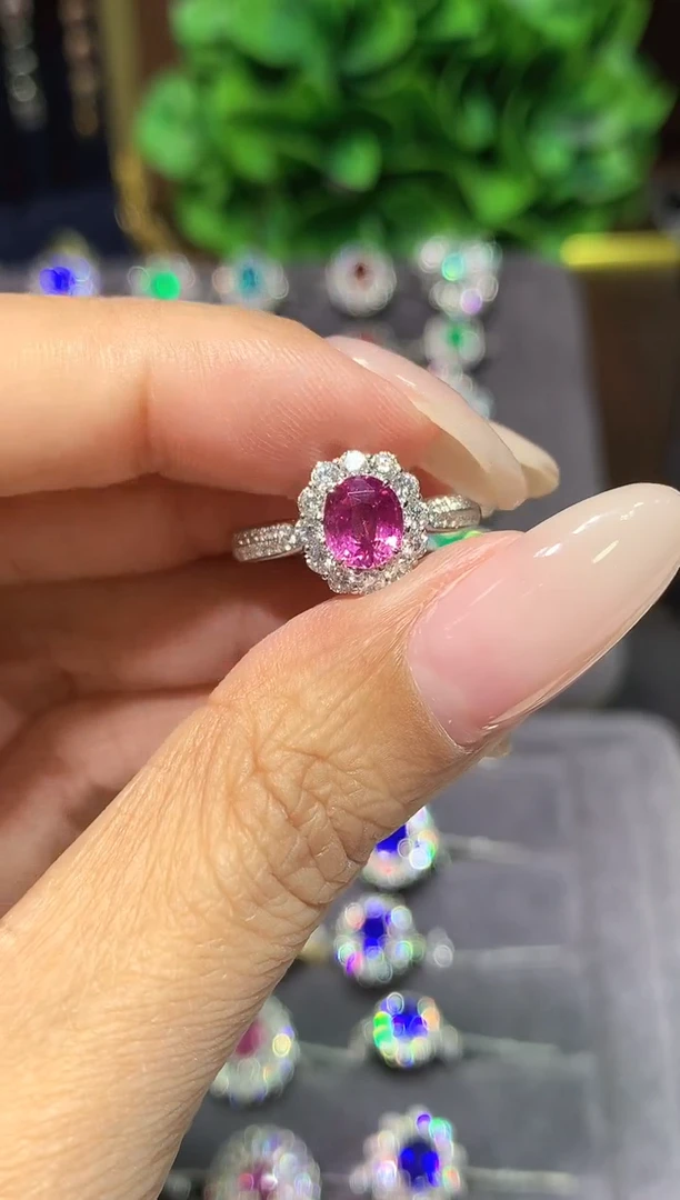 戒指彩色蓝宝石18K金镶嵌1.2ct
