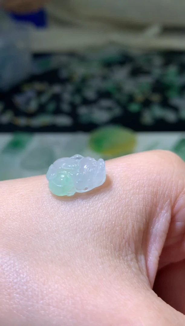 未镶嵌定制翡翠毛货   14.9-11.5-5.6