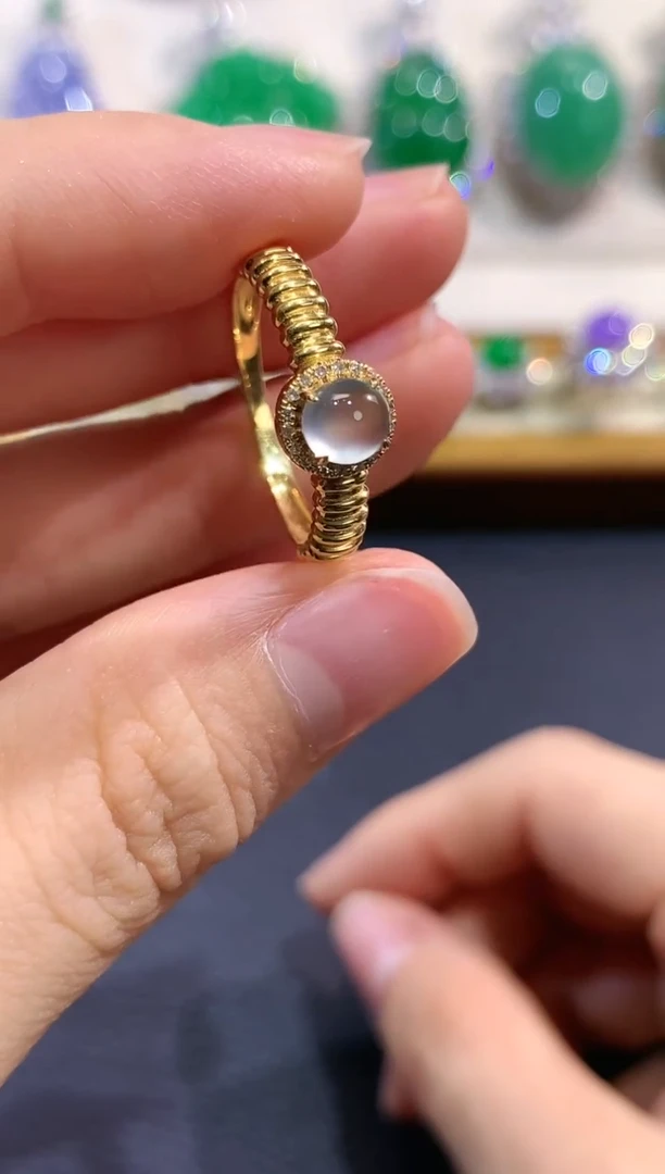 【闪购商品】翡翠戒指18K金镶嵌q25