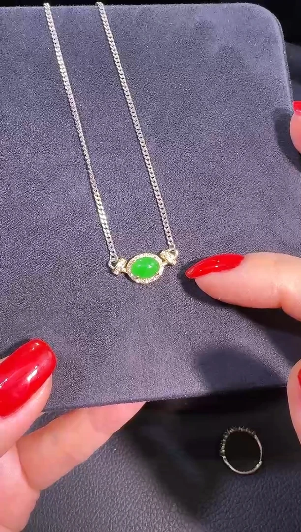 颈饰银S925镶嵌翡翠蛋面