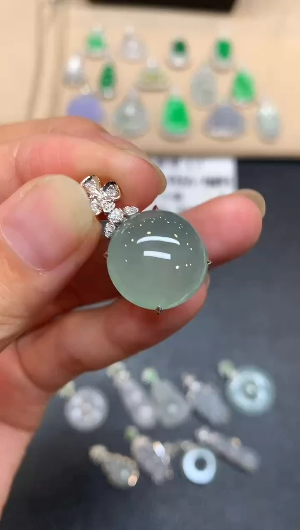 颈饰18K金镶嵌翡翠蛋面【无服务费