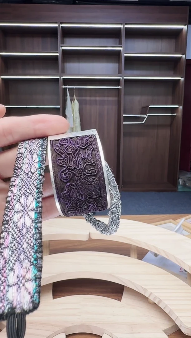 织绣475蒙阿苏苗绣传承