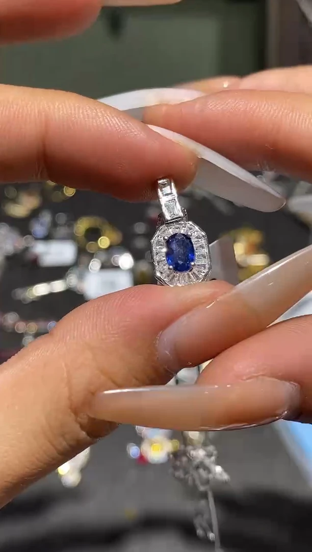 颈饰蓝宝石银S925镶嵌吊坠