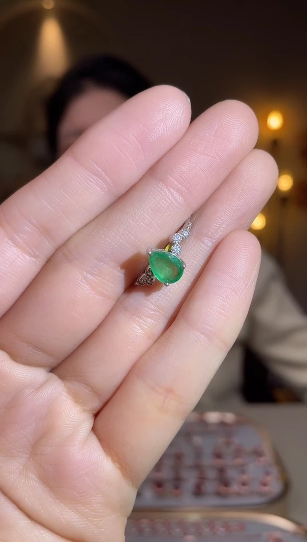 银S925镶嵌手饰祖母绿手饰