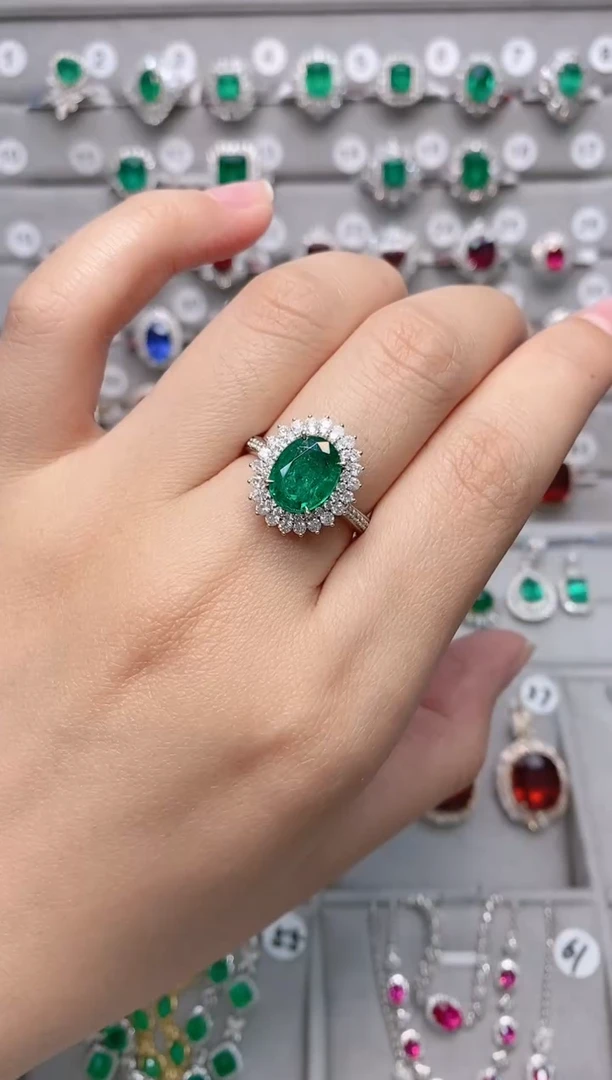 【闪购商品】祖母绿18K金戒指18K金镶嵌2.88ct