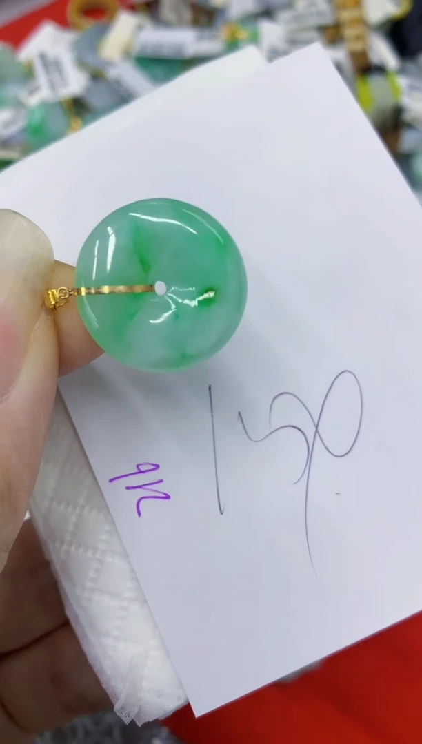 翡翠18K金镶嵌颈饰111111111111