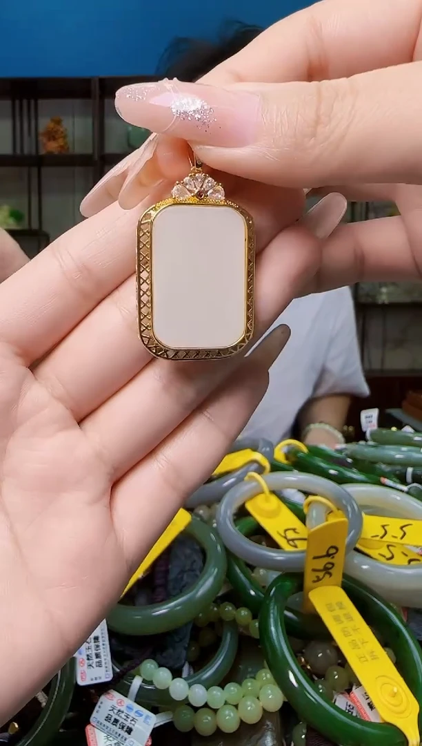 颈饰未镶嵌和田玉多样性发一